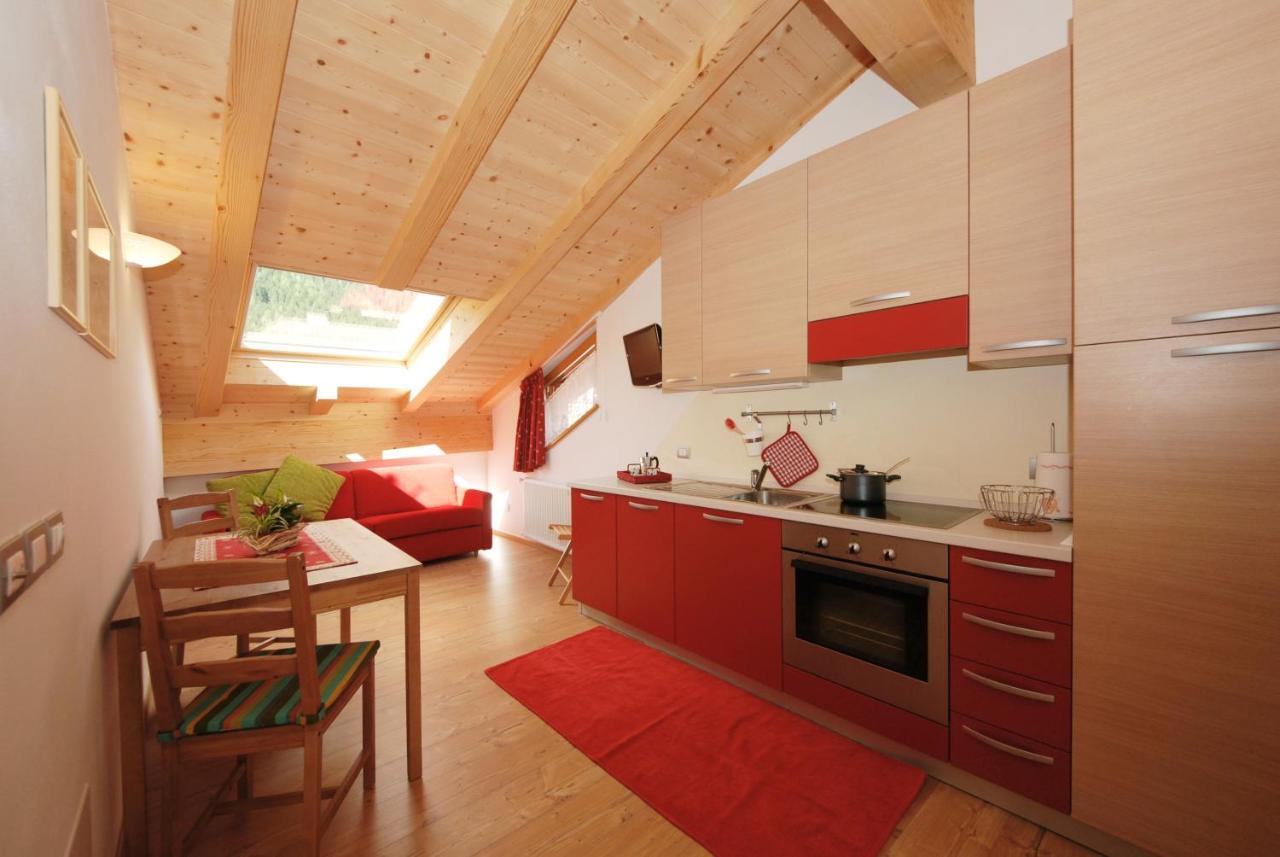 Casa Seler - Appartamento Rosso Predazzo Exterior foto